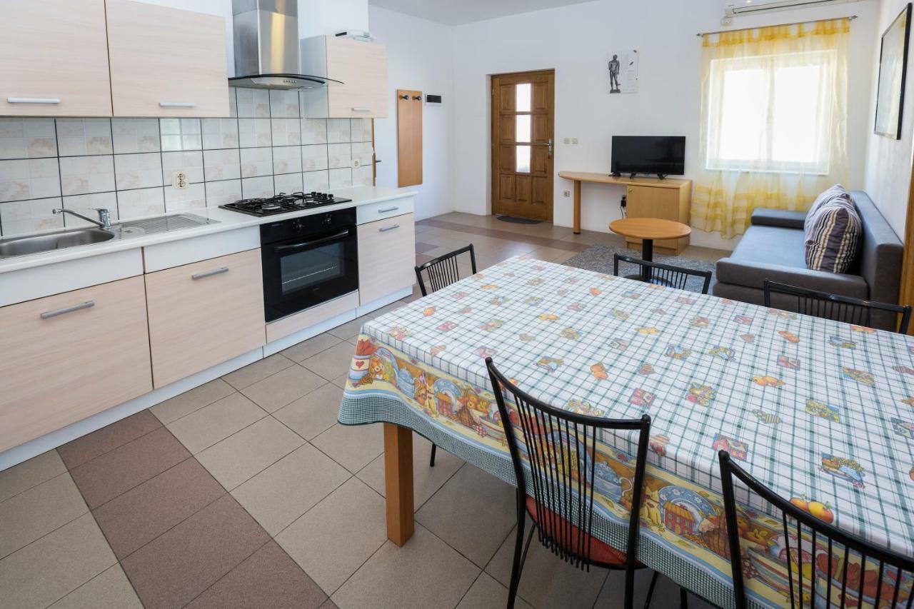 Apartments Goga Mali Losinj Exterior photo