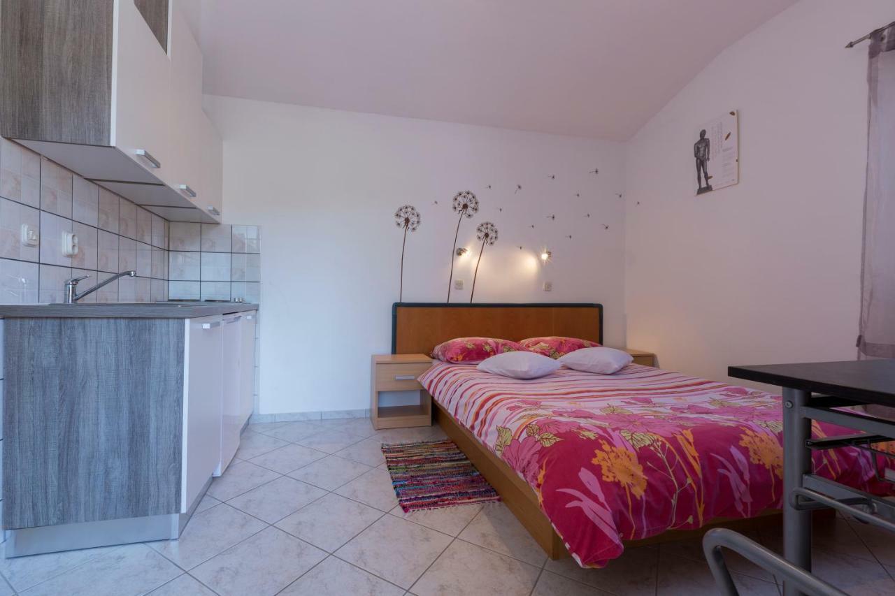 Apartments Goga Mali Losinj Exterior photo